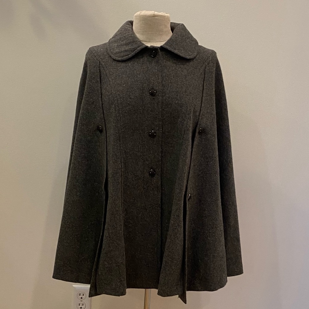 Shang Meei Woman’s Gray Wool Cape / Size S-M